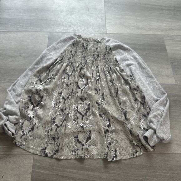 Blair Grey Knit Metallic Snake Print THML Top - Picture 3 of 4